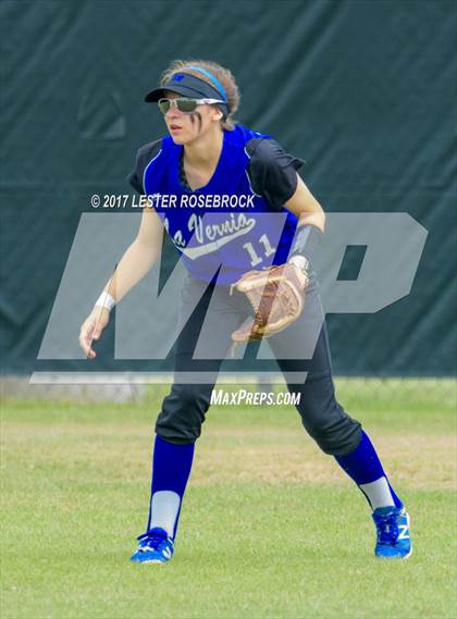 Thumbnail 1 in La Vernia @ Canyon Lake (UIL 4A Bi-district playoffs) photogallery.
