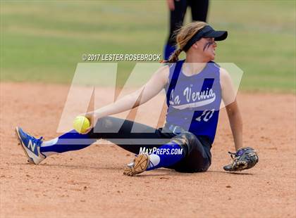 Thumbnail 2 in La Vernia @ Canyon Lake (UIL 4A Bi-district playoffs) photogallery.