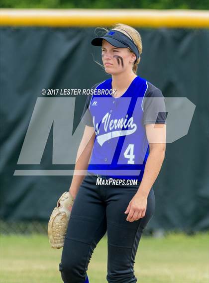 Thumbnail 2 in La Vernia @ Canyon Lake (UIL 4A Bi-district playoffs) photogallery.
