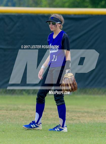 Thumbnail 1 in La Vernia @ Canyon Lake (UIL 4A Bi-district playoffs) photogallery.