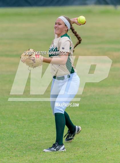 Thumbnail 2 in La Vernia @ Canyon Lake (UIL 4A Bi-district playoffs) photogallery.