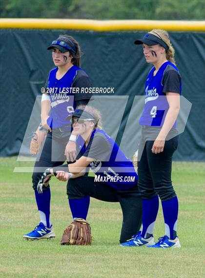 Thumbnail 3 in La Vernia @ Canyon Lake (UIL 4A Bi-district playoffs) photogallery.