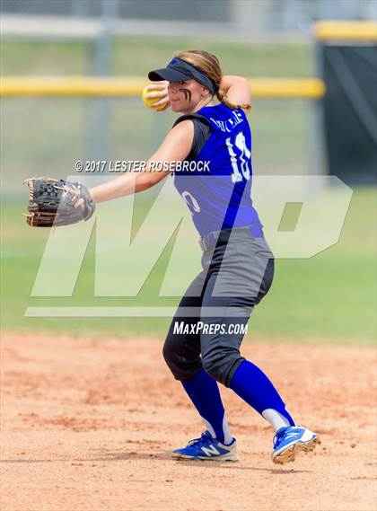 Thumbnail 1 in La Vernia @ Canyon Lake (UIL 4A Bi-district playoffs) photogallery.