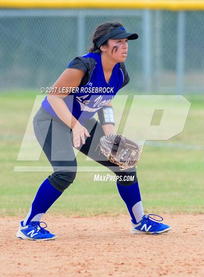 Thumbnail 1 in La Vernia @ Canyon Lake (UIL 4A Bi-district playoffs) photogallery.