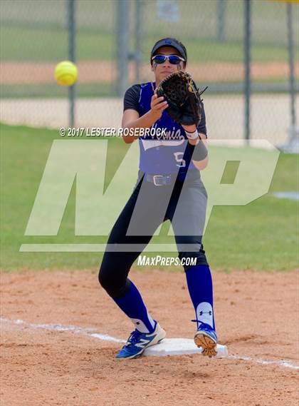Thumbnail 3 in La Vernia @ Canyon Lake (UIL 4A Bi-district playoffs) photogallery.
