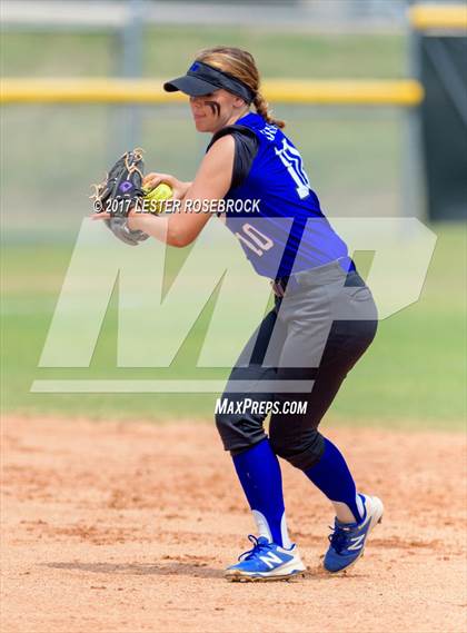 Thumbnail 3 in La Vernia @ Canyon Lake (UIL 4A Bi-district playoffs) photogallery.