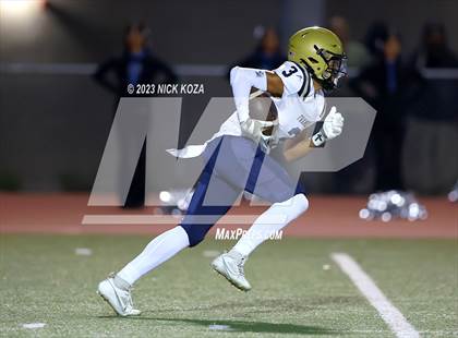 Thumbnail 2 in Franklin vs. Carson photogallery.