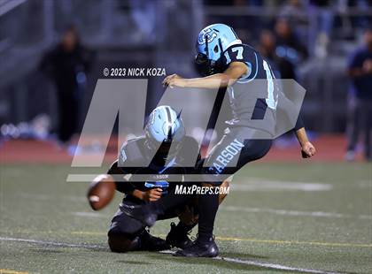 Thumbnail 3 in Franklin vs. Carson photogallery.