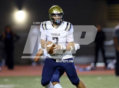 Thumbnail 3 in Franklin vs. Carson photogallery.