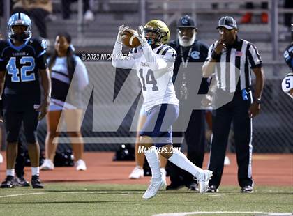 Thumbnail 2 in Franklin vs. Carson photogallery.
