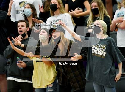 Thumbnail 2 in Bentonville vs. Bryant (AAA 6A Second Round Playoff) photogallery.