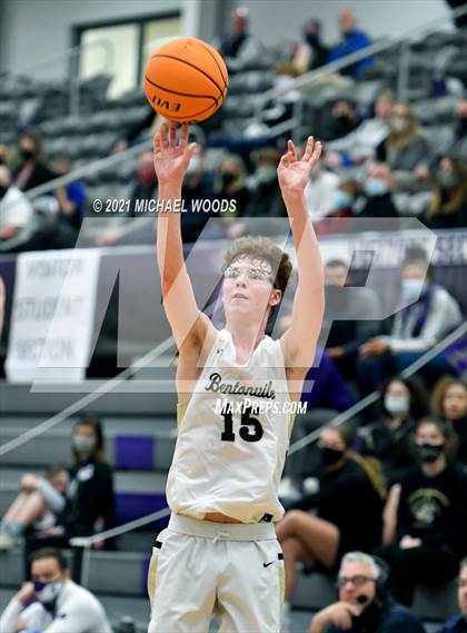 Thumbnail 2 in Bentonville vs. Bryant (AAA 6A Second Round Playoff) photogallery.
