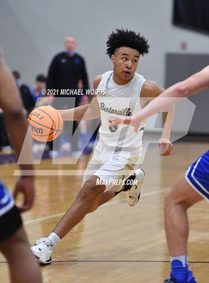 Thumbnail 3 in Bentonville vs. Bryant (AAA 6A Second Round Playoff) photogallery.