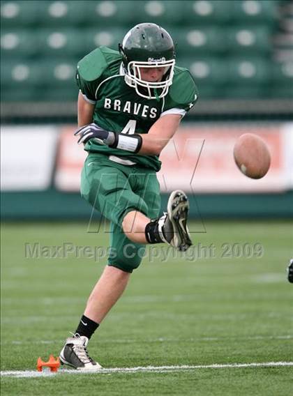 Thumbnail 1 in Alexander vs. Avon (Section 5 Class DD Semifinal) photogallery.