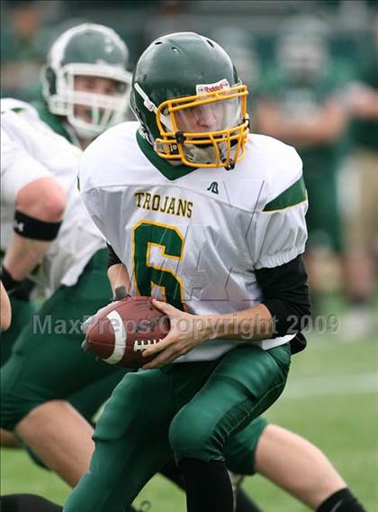 Thumbnail 1 in Alexander vs. Avon (Section 5 Class DD Semifinal) photogallery.