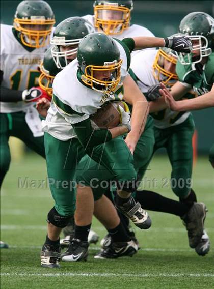 Thumbnail 2 in Alexander vs. Avon (Section 5 Class DD Semifinal) photogallery.