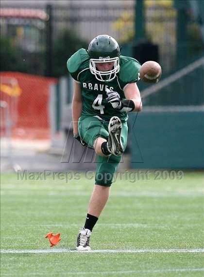 Thumbnail 1 in Alexander vs. Avon (Section 5 Class DD Semifinal) photogallery.