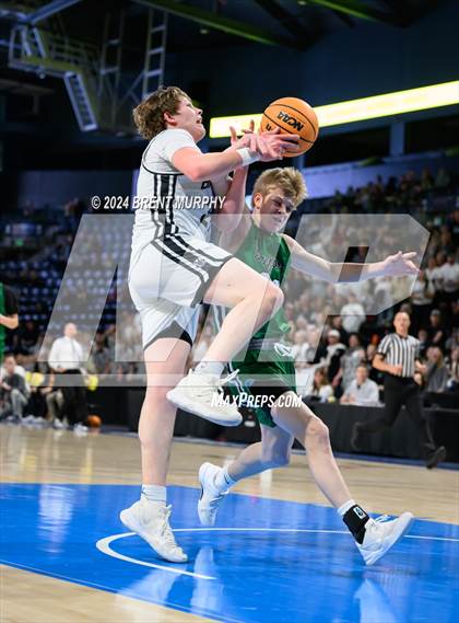 Thumbnail 2 in Limon vs. Sanford (CHSAA 2A Final) photogallery.