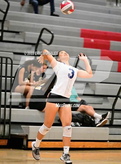 Thumbnail 3 in San Marcos vs Bonita Vista (Sweetwater JV Tournament) photogallery.