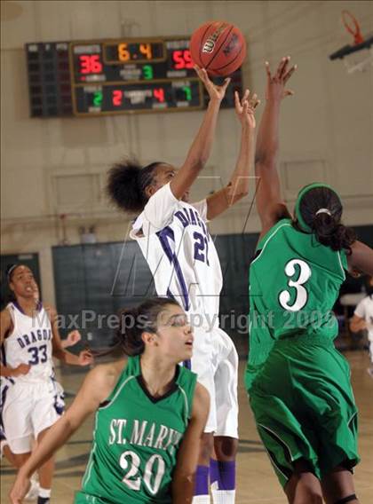 Thumbnail 3 in Sacramento vs. St. Mary's (Hoops Classic 2009) photogallery.