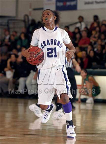Thumbnail 3 in Sacramento vs. St. Mary's (Hoops Classic 2009) photogallery.