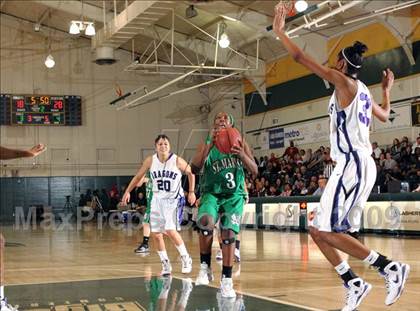 Thumbnail 1 in Sacramento vs. St. Mary's (Hoops Classic 2009) photogallery.