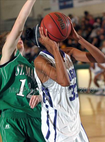 Thumbnail 2 in Sacramento vs. St. Mary's (Hoops Classic 2009) photogallery.