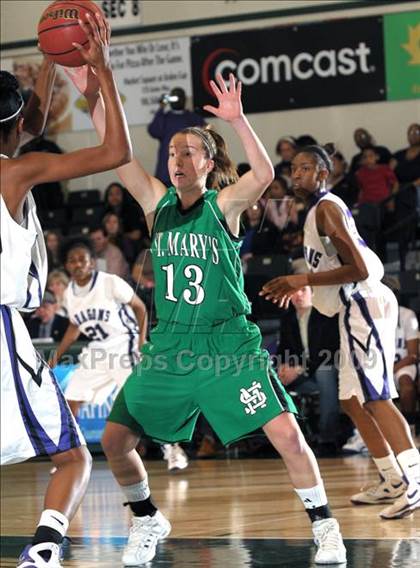 Thumbnail 2 in Sacramento vs. St. Mary's (Hoops Classic 2009) photogallery.