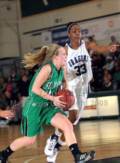 Thumbnail 1 in Sacramento vs. St. Mary's (Hoops Classic 2009) photogallery.