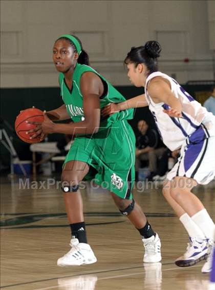 Thumbnail 2 in Sacramento vs. St. Mary's (Hoops Classic 2009) photogallery.
