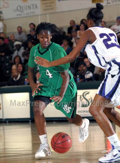 Thumbnail 3 in Sacramento vs. St. Mary's (Hoops Classic 2009) photogallery.