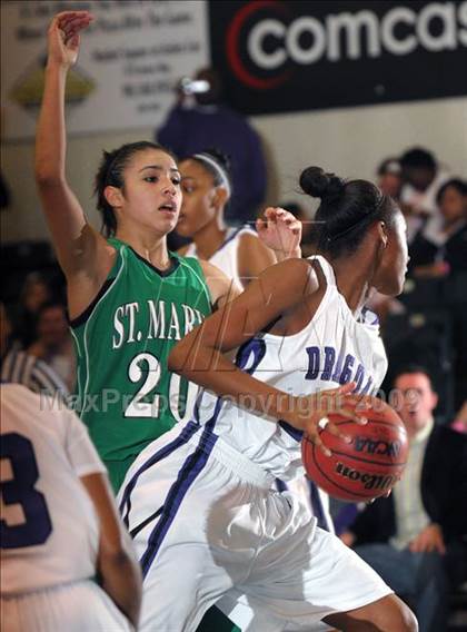 Thumbnail 1 in Sacramento vs. St. Mary's (Hoops Classic 2009) photogallery.
