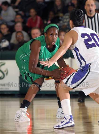 Thumbnail 3 in Sacramento vs. St. Mary's (Hoops Classic 2009) photogallery.