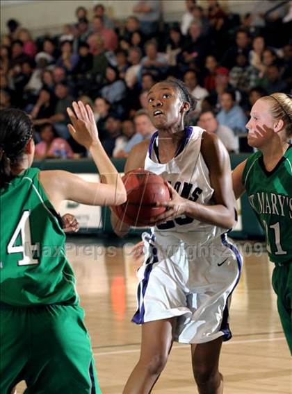 Thumbnail 1 in Sacramento vs. St. Mary's (Hoops Classic 2009) photogallery.