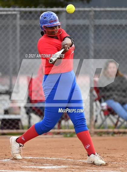 Thumbnail 2 in Millikan @ Los Alamitos photogallery.