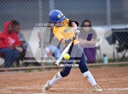 Thumbnail 1 in Millikan @ Los Alamitos photogallery.