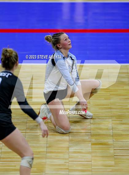 Thumbnail 2 in Chaparral vs. Pueblo West (CHSAA 5A Contenders First Round) photogallery.