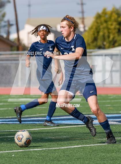Thumbnail 3 in Redondo Union vs. Loyola photogallery.
