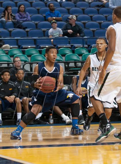 Thumbnail 3 in Greensboro Day vs Northwood (MLK North Carolina Scholastic Classic)  photogallery.