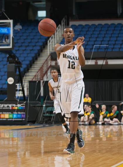 Thumbnail 1 in Greensboro Day vs Northwood (MLK North Carolina Scholastic Classic)  photogallery.
