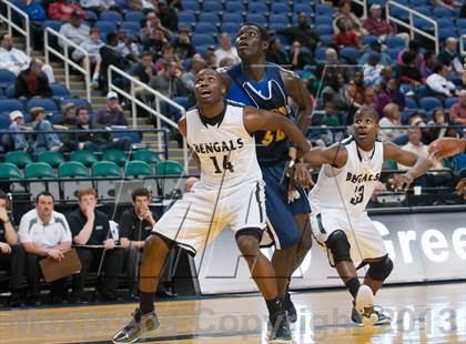Thumbnail 1 in Greensboro Day vs Northwood (MLK North Carolina Scholastic Classic)  photogallery.