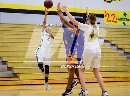 Thumbnail 2 in El Toro @ Capistrano Valley photogallery.
