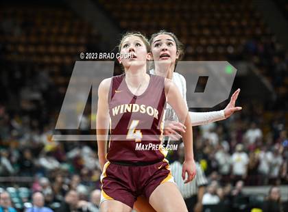 Thumbnail 2 in Windsor vs. Roosevelt (CHSAA Class 5A Final) photogallery.