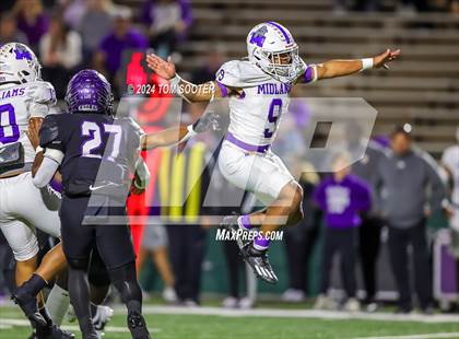 Thumbnail 2 in Midland v Crowley (UIL Football 6A D1 Area) photogallery.