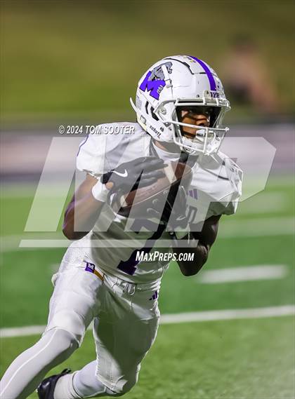 Thumbnail 1 in Midland v Crowley (UIL Football 6A D1 Area) photogallery.