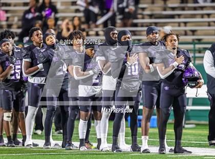 Thumbnail 3 in Midland v Crowley (UIL Football 6A D1 Area) photogallery.