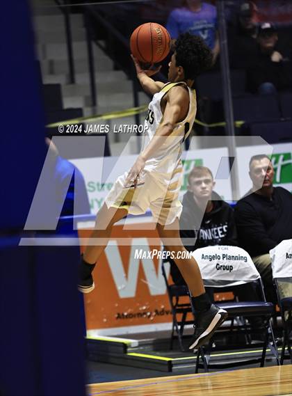 Thumbnail 3 in Avoca-Prattsburgh vs.Elba (NYSPHSAA Section 5 Class D Final) photogallery.