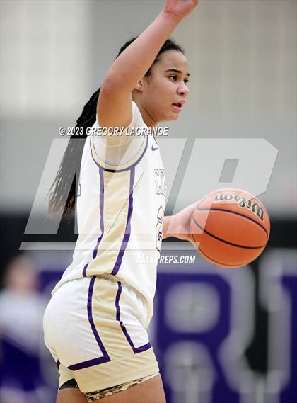 Thumbnail 2 in Southlake Carroll vs Timber Creek photogallery.