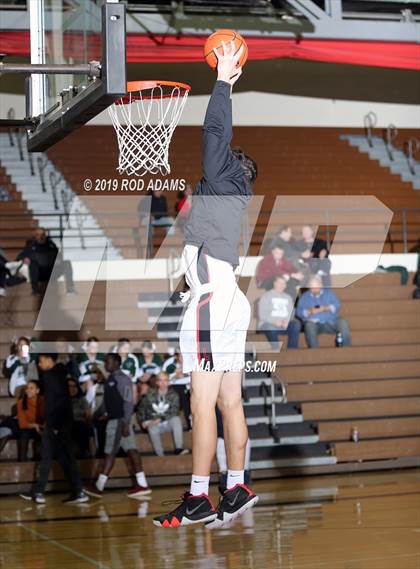 Thumbnail 3 in Lincoln Southwest vs. Lincoln High (Heartland Athletic Conference Tournament) photogallery.