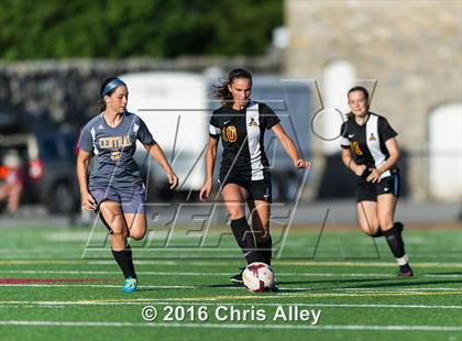 Thumbnail 1 in Science Hill vs. Sullivan Central (Big 7 Conference Jamboree) photogallery.